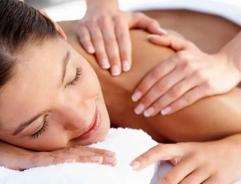 Massage corps EMERAUDE phytocéane-Sekoya spa et Coiffure-détente-relaxation-institut de beauté-massage-soin-spa-coiffure-lezoux